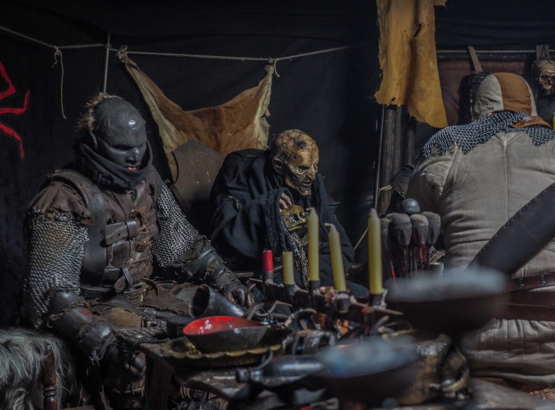 Владетелите на територии чертаят карти